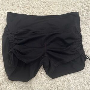 Zella bike short with side scrunch. Size L